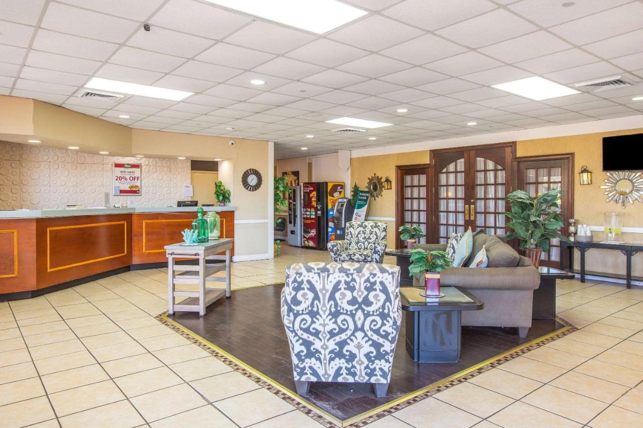 Econo Lodge Choice Hotels I 95 Savannah Gateway 24 Hour Fitness Center On Site Guest Laundry On Site Perkins Restaurant Georgetown ภายนอก รูปภาพ