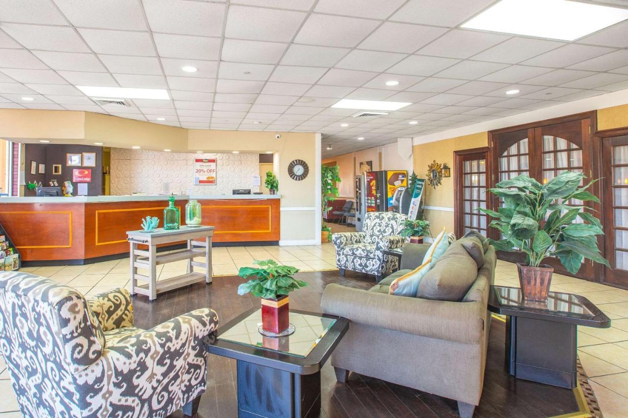 Econo Lodge Choice Hotels I 95 Savannah Gateway 24 Hour Fitness Center On Site Guest Laundry On Site Perkins Restaurant Georgetown ภายนอก รูปภาพ