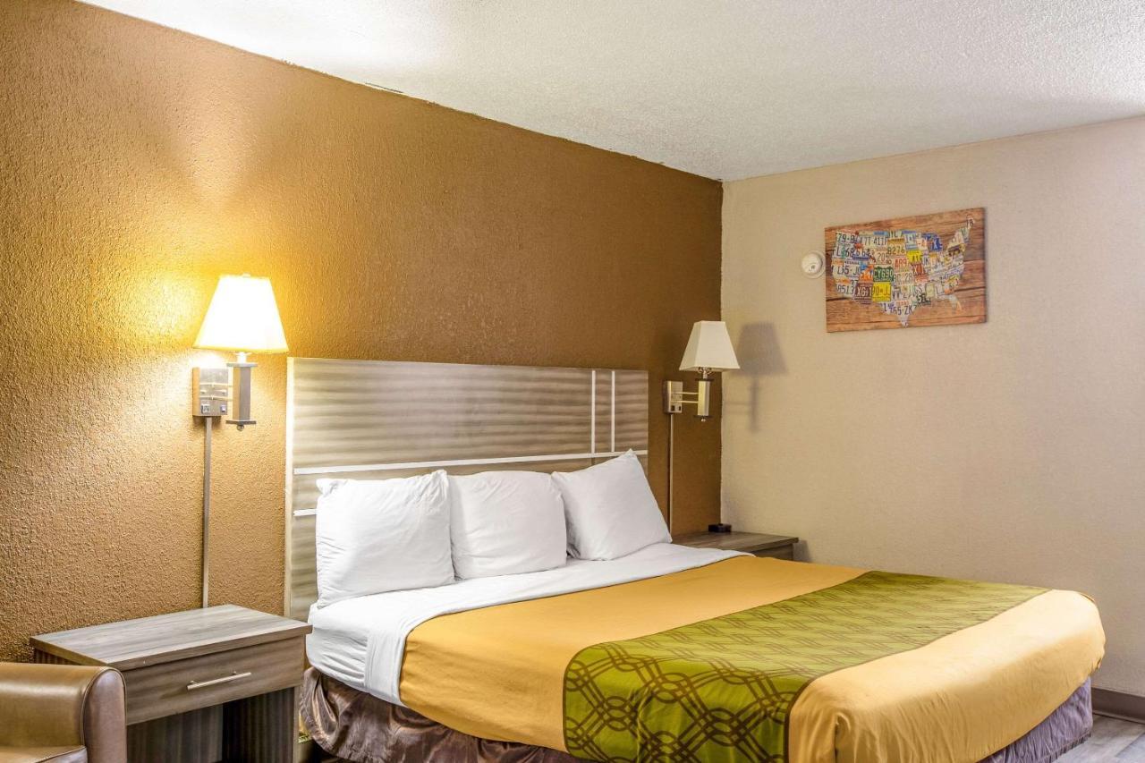 Econo Lodge Choice Hotels I 95 Savannah Gateway 24 Hour Fitness Center On Site Guest Laundry On Site Perkins Restaurant Georgetown ภายนอก รูปภาพ