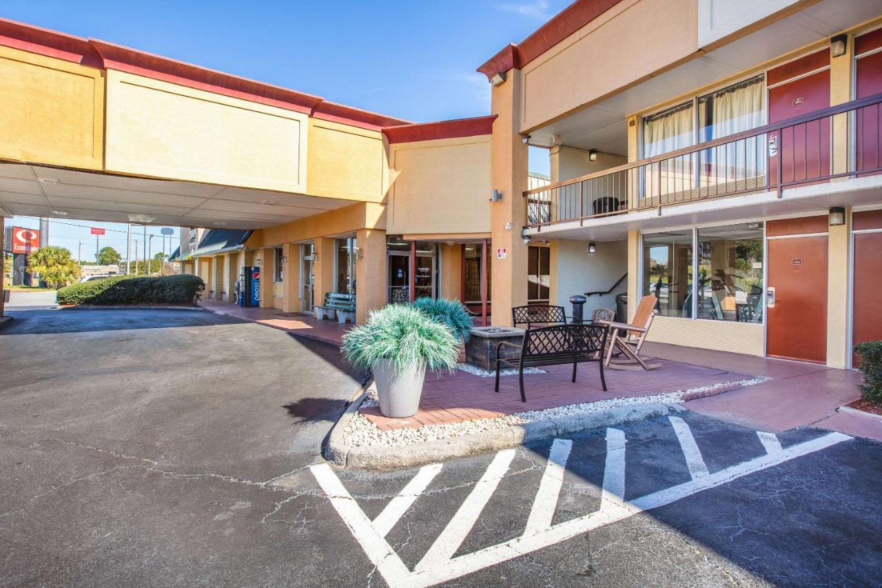 Econo Lodge Choice Hotels I 95 Savannah Gateway 24 Hour Fitness Center On Site Guest Laundry On Site Perkins Restaurant Georgetown ภายนอก รูปภาพ