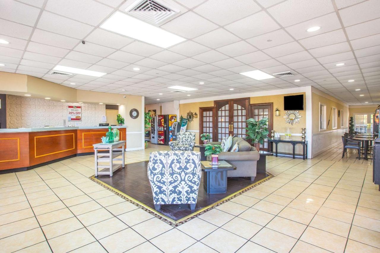 Econo Lodge Choice Hotels I 95 Savannah Gateway 24 Hour Fitness Center On Site Guest Laundry On Site Perkins Restaurant Georgetown ภายนอก รูปภาพ