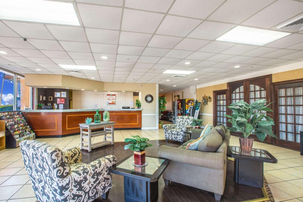 Econo Lodge Choice Hotels I 95 Savannah Gateway 24 Hour Fitness Center On Site Guest Laundry On Site Perkins Restaurant Georgetown ภายนอก รูปภาพ