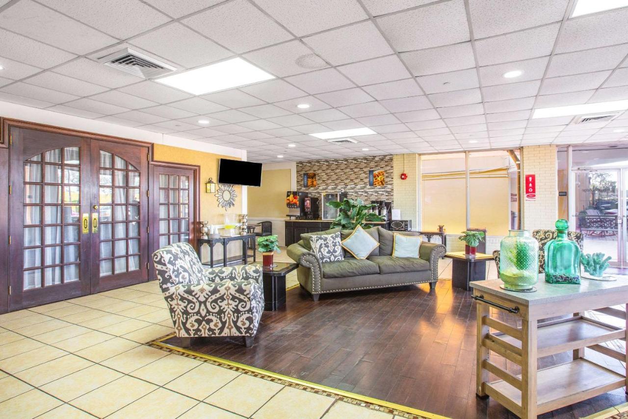 Econo Lodge Choice Hotels I 95 Savannah Gateway 24 Hour Fitness Center On Site Guest Laundry On Site Perkins Restaurant Georgetown ภายนอก รูปภาพ