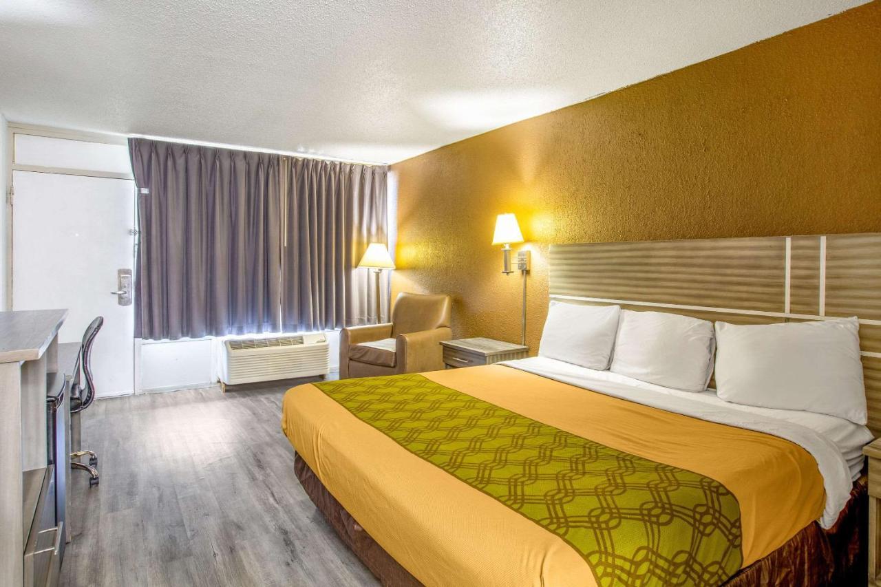 Econo Lodge Choice Hotels I 95 Savannah Gateway 24 Hour Fitness Center On Site Guest Laundry On Site Perkins Restaurant Georgetown ภายนอก รูปภาพ
