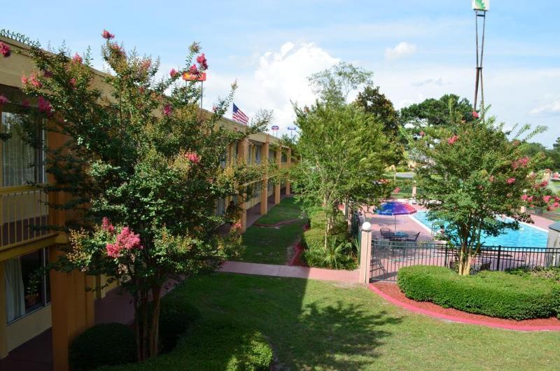 Econo Lodge Choice Hotels I 95 Savannah Gateway 24 Hour Fitness Center On Site Guest Laundry On Site Perkins Restaurant Georgetown ภายนอก รูปภาพ